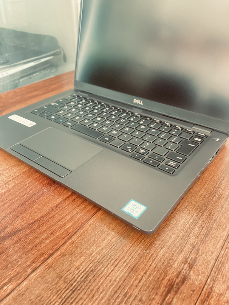 DELL Latitude 5300